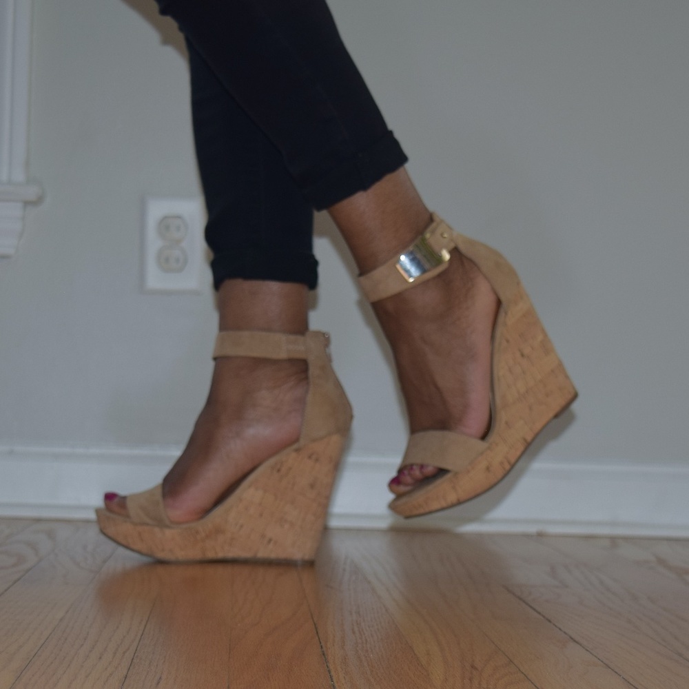 Carlos By Carlos Santana Suede Wedge Sandal Size 9